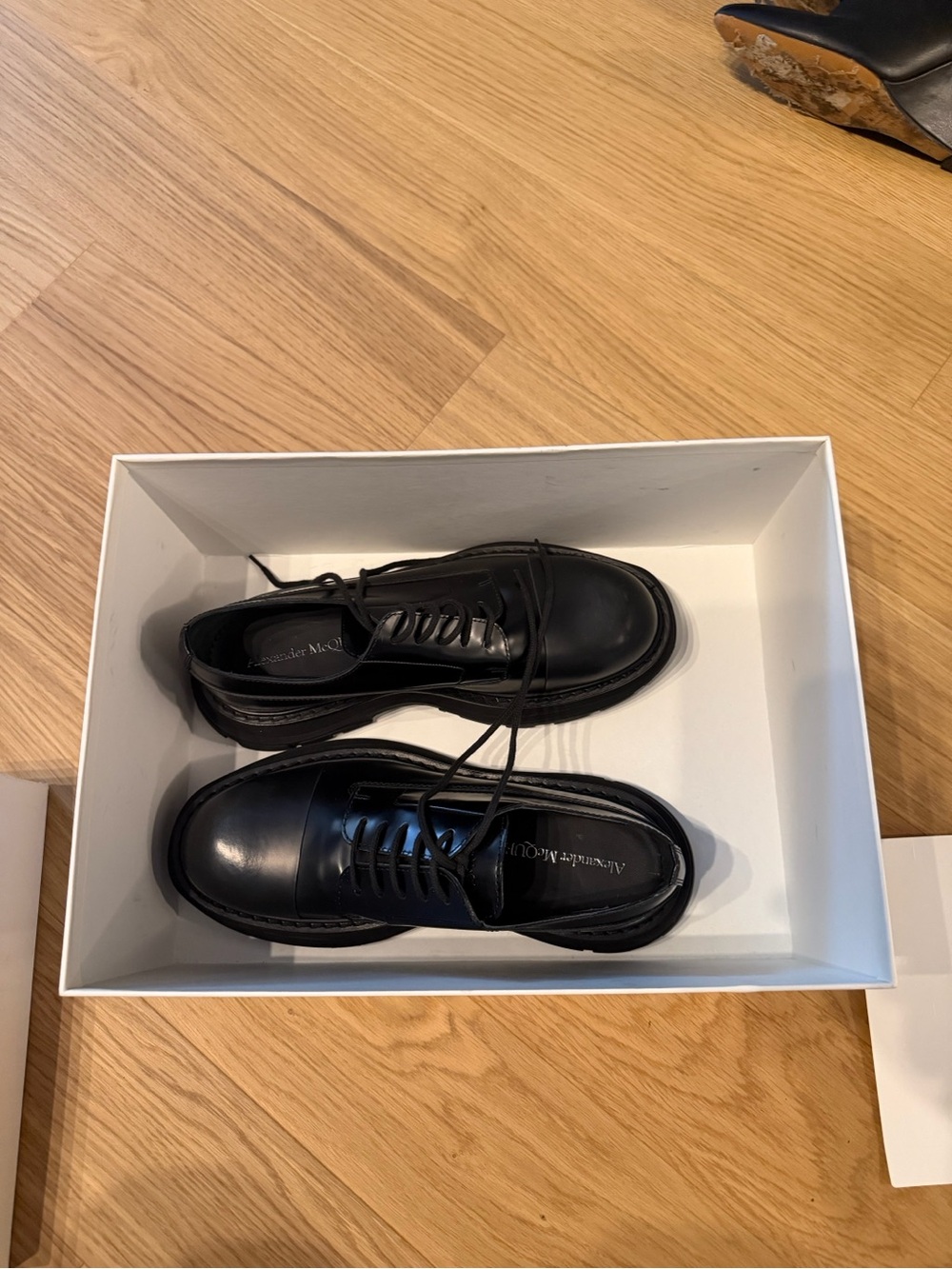 Alexander McQueen Black Men Leather Derby Shoes - Picture 5 of 8